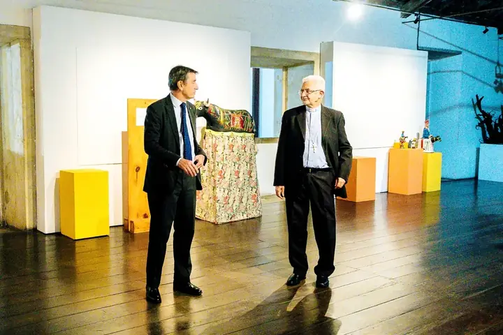Foto 1 de 19 — A visita do Embaixador Alessandro Cortese ao Centro Cultural São Francisco