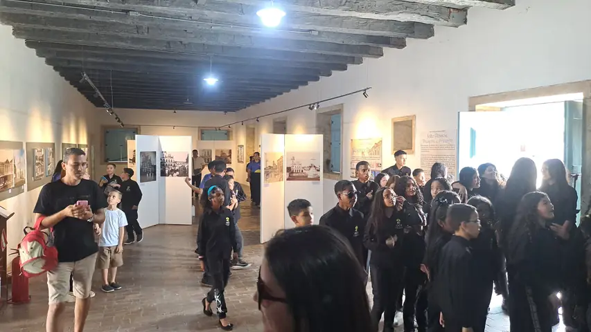 Foto 4 de 13 — Visitas do dia 9 de novembro de 2025