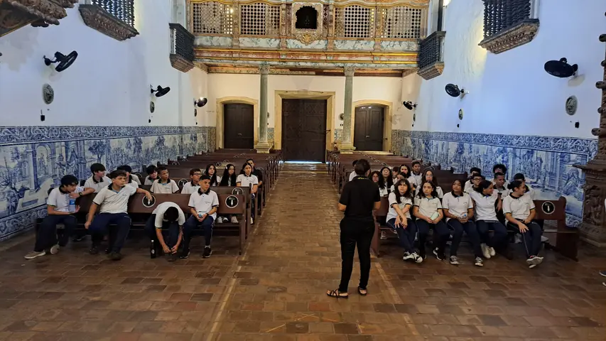 Foto 2 de 3 — Visita da Escola João Machado Colégio e Curso - 25 de março de 2026