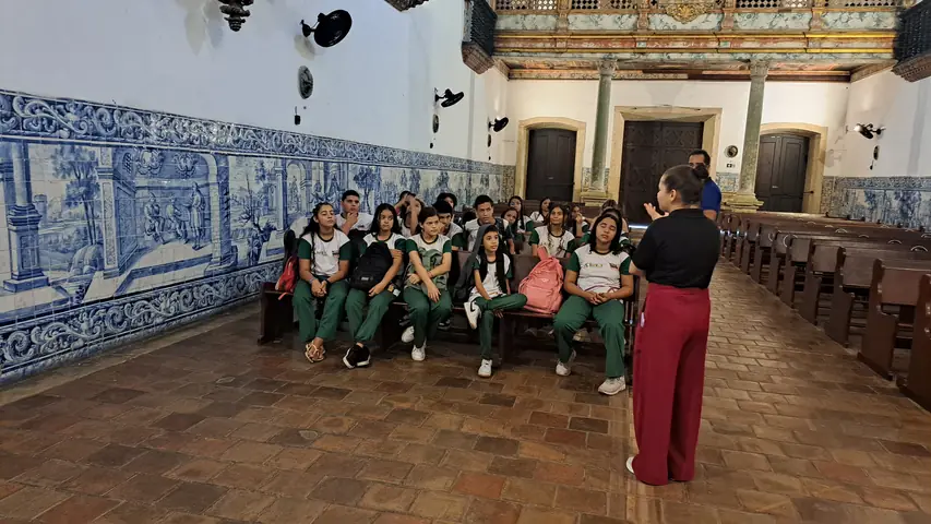 Foto 2 de 3 — Visita da Escola Municipal Vereador João Belmiro dos Santos - 24 de abril de 2026