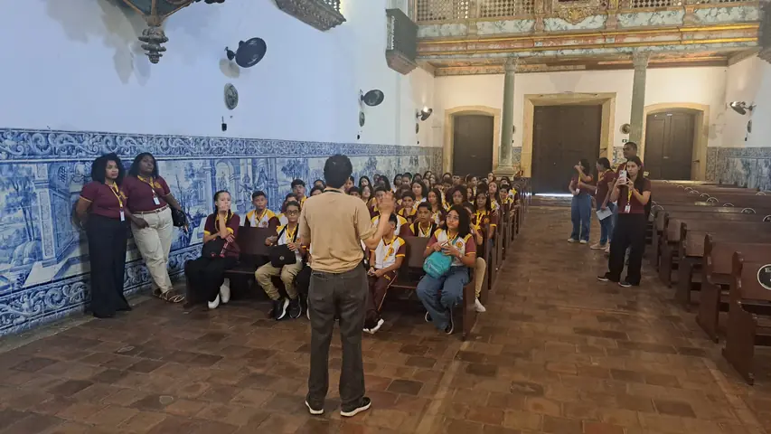 Foto 2 de 3 — Visita do Colégio Santos Nazário - 26 de maio de 2026