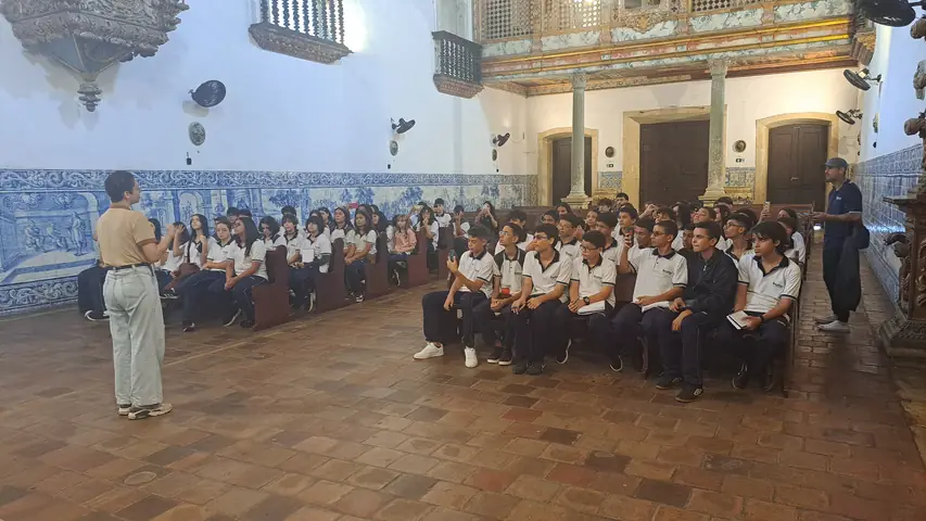Foto 3 de 3 — Visita da Escola Madre Tereza Colégio e Cursos - 15 de maio de 2026