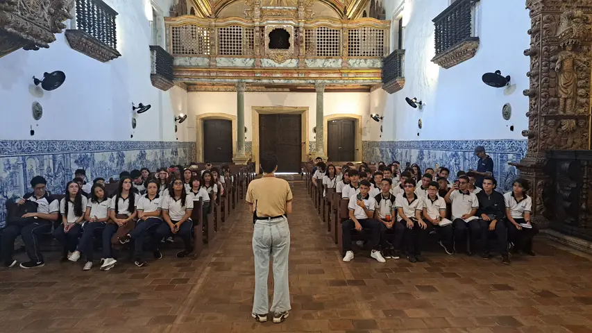 Foto 2 de 3 — Visita da Escola Madre Tereza Colégio e Cursos - 15 de maio de 2026